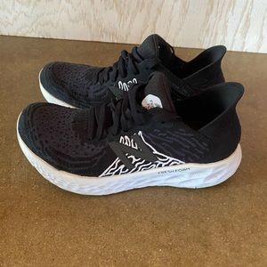 New Balance Fresh Foam 1080v10 Women's Size 7.5
Comfort Athletic Sneakers $45